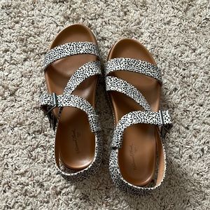 Speckled sandals
